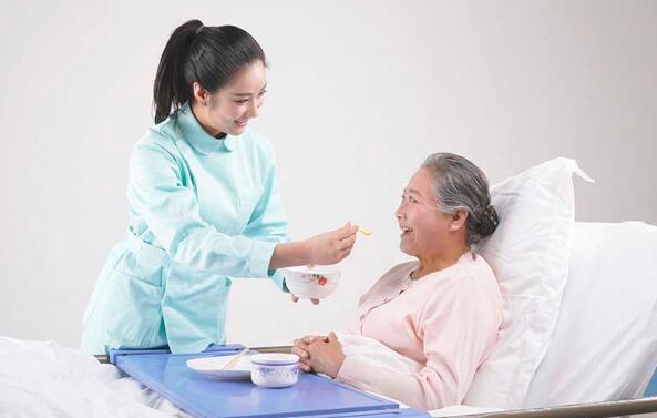 怎么找一個靠譜的保姆照顧老人